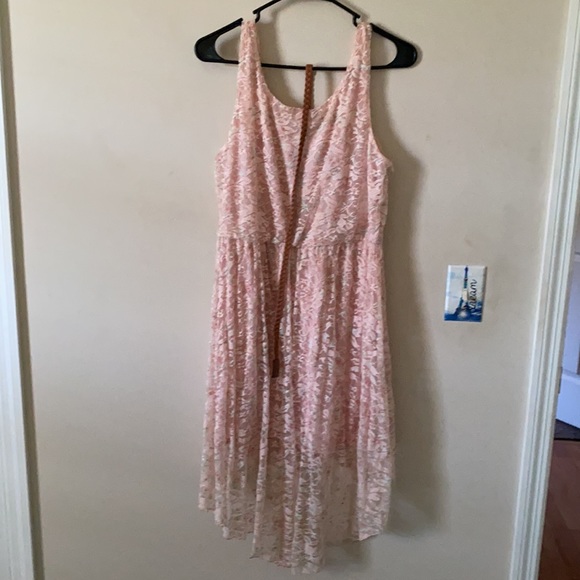 Pink floral lace dress with belt - Picture 2 of 2